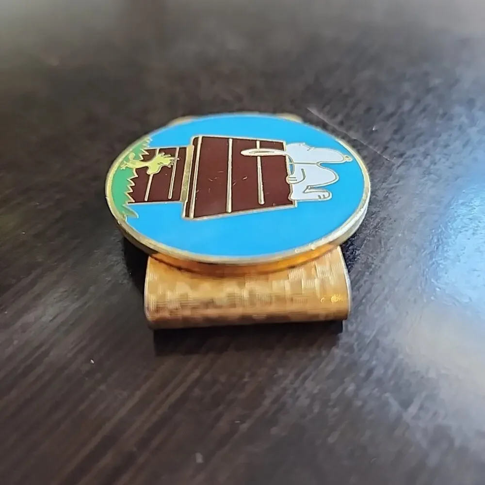 PEANUTS Money Clip Snoopy Woodstock Doghouse Goldtone‎ Enamel